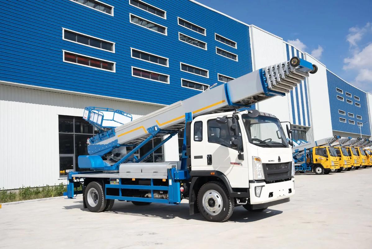 南京建邺出租云梯车高空作业车 建筑垃圾搬运